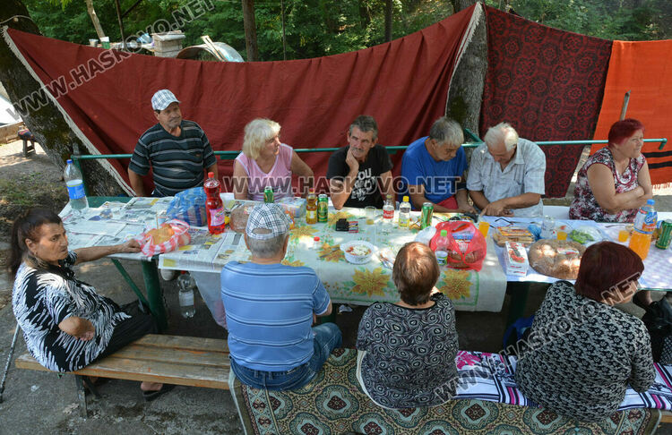 4-месечната Анна Сиванова получи благословия на именния си ден край Тракиец
