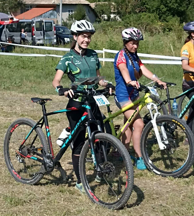 Златни медали за девойките на „Компас“ на щафета в Държавното по колоориентиране