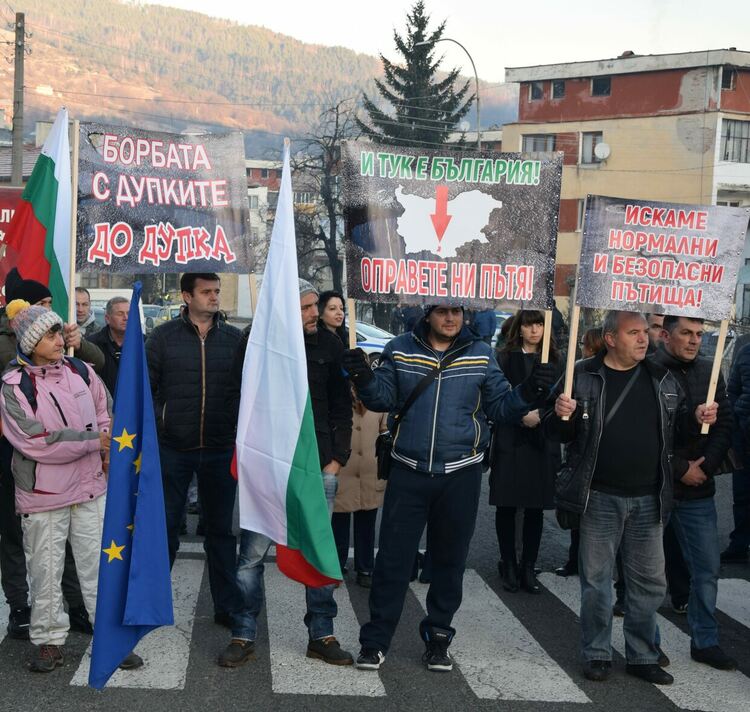 Жителите на Ардино отново ще излизат на протест, готови са да затворят пътя за Кърджали