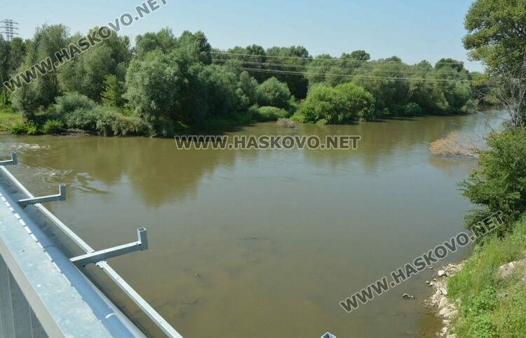 Бойко Борисов в Димитровград към управляващите: Заради пари, кражби и корупция се сринаха