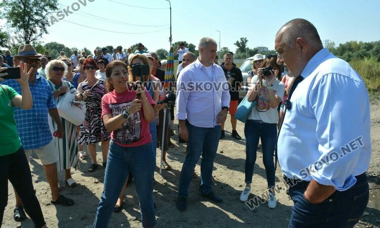 Бойко Борисов в Димитровград към управляващите: Заради пари, кражби и корупция се сринаха