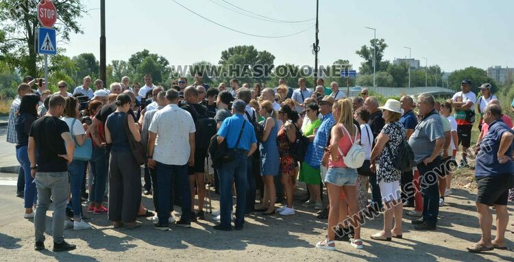 Бойко Борисов в Димитровград към управляващите: Заради пари, кражби и корупция се сринаха