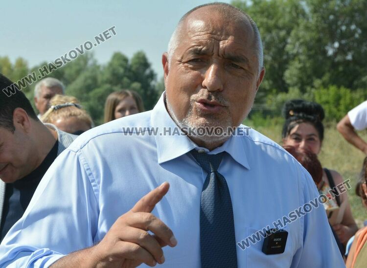 Бойко Борисов в Димитровград към управляващите: Заради пари, кражби и корупция се сринаха