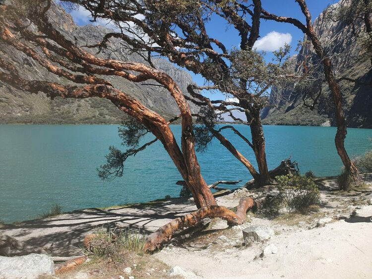 Женското езеро