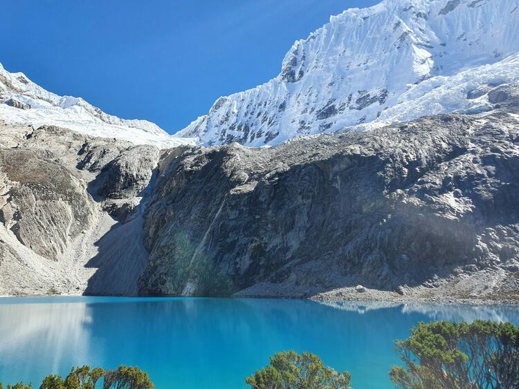 Езерото 69 и шестхилядника Чахрараху