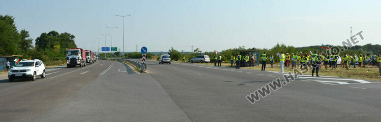 Втори ден: Протестът на пътните строители затрудни движението между Хасково и Димитровград