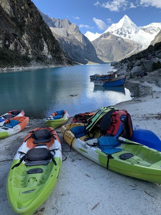 Езерото Парон