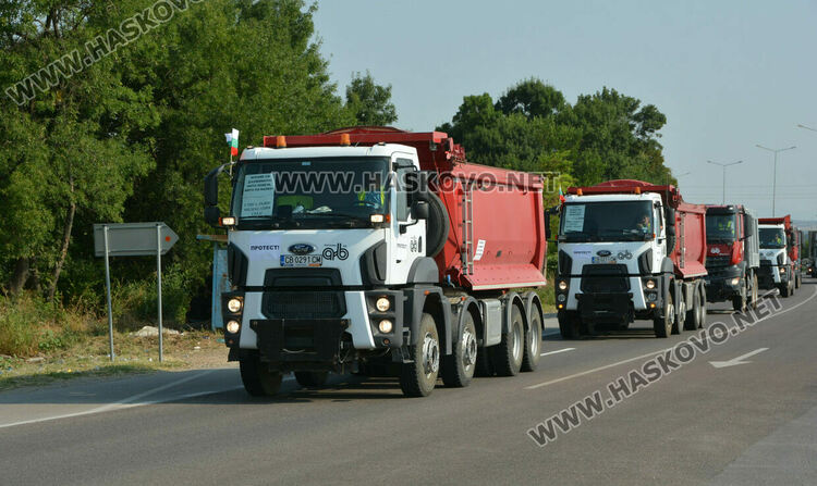 Втори ден: Протестът на пътните строители затрудни движението между Хасково и Димитровград