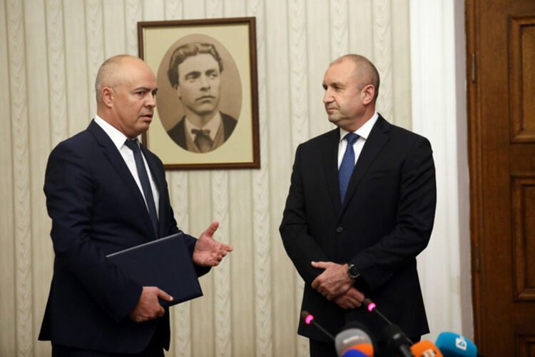 Радев: Призовавам НС да намери решение за КЕВР до края на седмицата