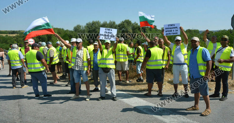 Последен ден на протести на пътните строители