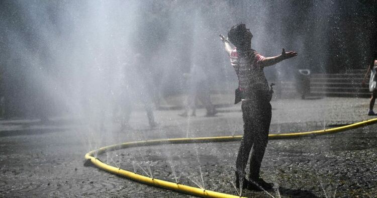 Жега с превалявания на места