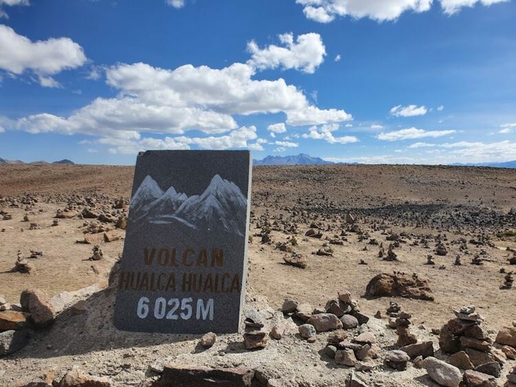 Поле осеяно с пирамидки за Пачамама