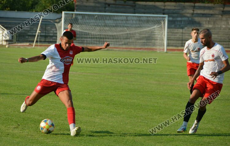 „Саяна Хасково“ разби „Борислав“ със 7:0 на Ямача. Христо Димитров с хеттрик