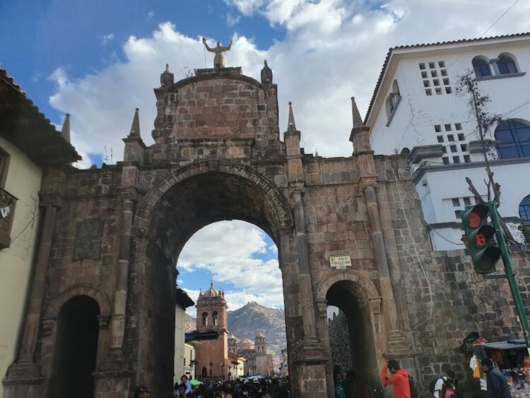 Порта към пазара в Куско