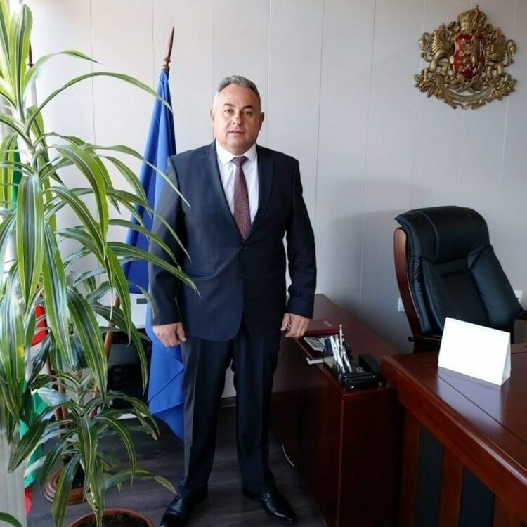 Кметът на Доспат поиска ремонт на пътя до Батак