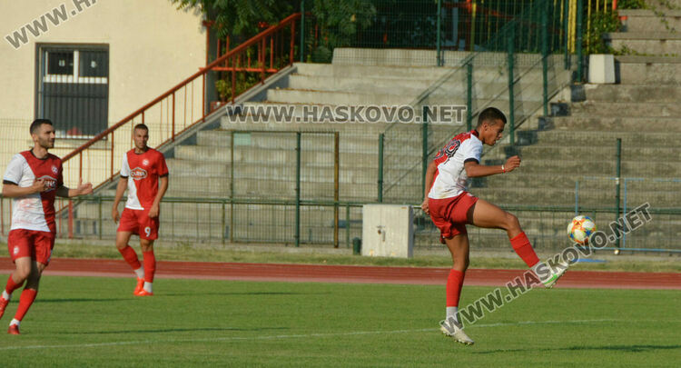 „Саяна Хасково“ разби „Борислав“ със 7:0 на Ямача. Христо Димитров с хеттрик