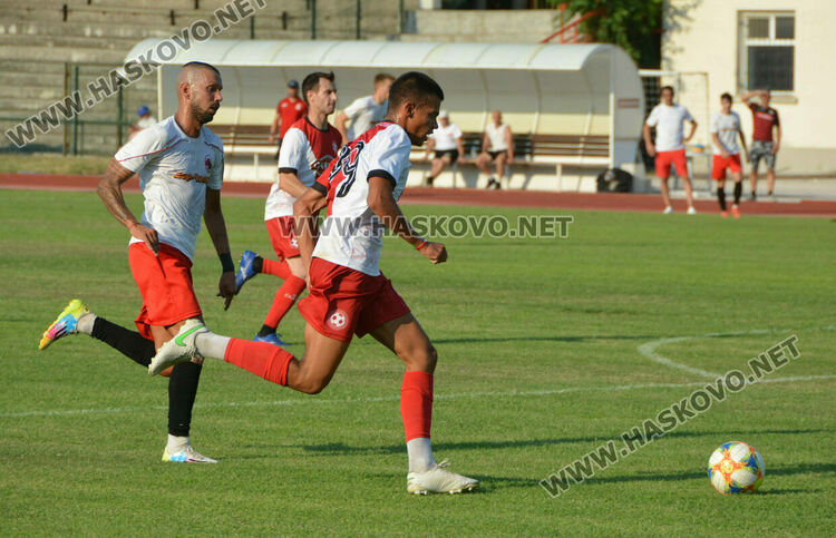 „Саяна Хасково“ разби „Борислав“ със 7:0 на Ямача. Христо Димитров с хеттрик
