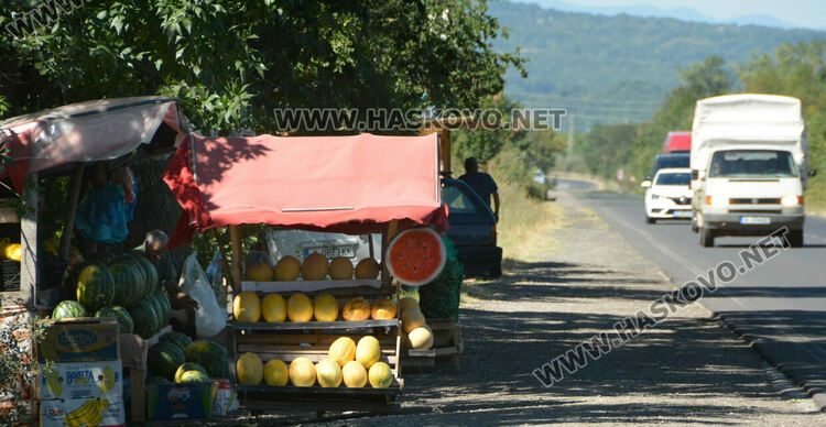 Жалват се от ежедневни проверки на пазара между Хасково и Конуш