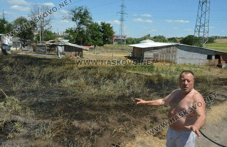 Искра от елекрически стълб подпали терен в опасна близост до краварник