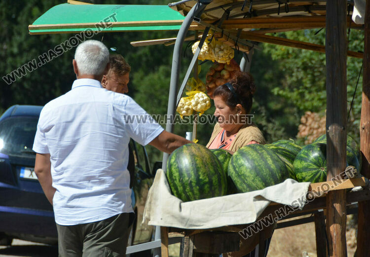 Жалват се от ежедневни проверки на пазара между Хасково и Конуш