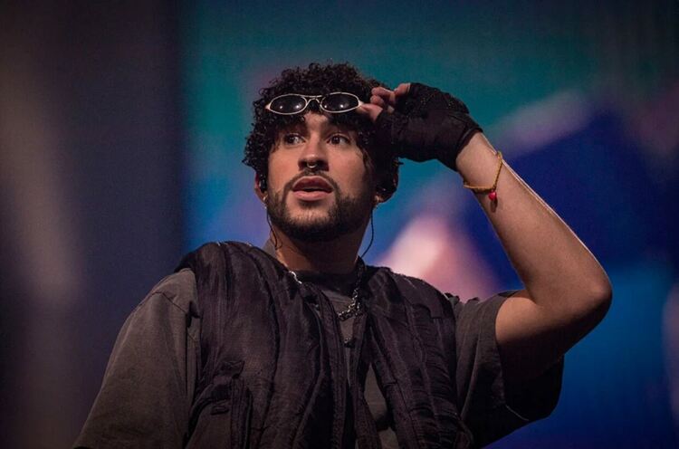 Бед Бъни запази челната си позиция в класацията на "Билборд" за албуми