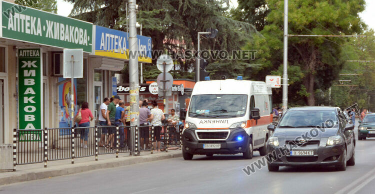 Мъж припадна до автогарата в Хасково
