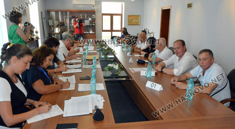 Собственикът на „ЕМ комфорт“ спечели с 4,4 млн.лв търга за паркингите до „21 век“ и пл “Свобода“, но с друга фирма