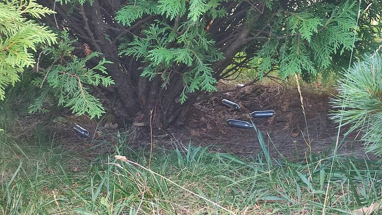 бутилки с райски газ в центъра на Златоград