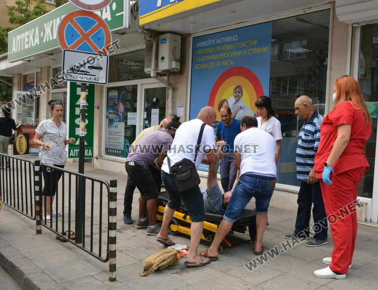 Мъж припадна до автогарата в Хасково