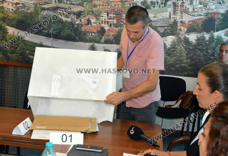 Собственикът на „ЕМ комфорт“ спечели с 4,4 млн.лв търга за паркингите до „21 век“ и пл “Свобода“, но с друга фирма