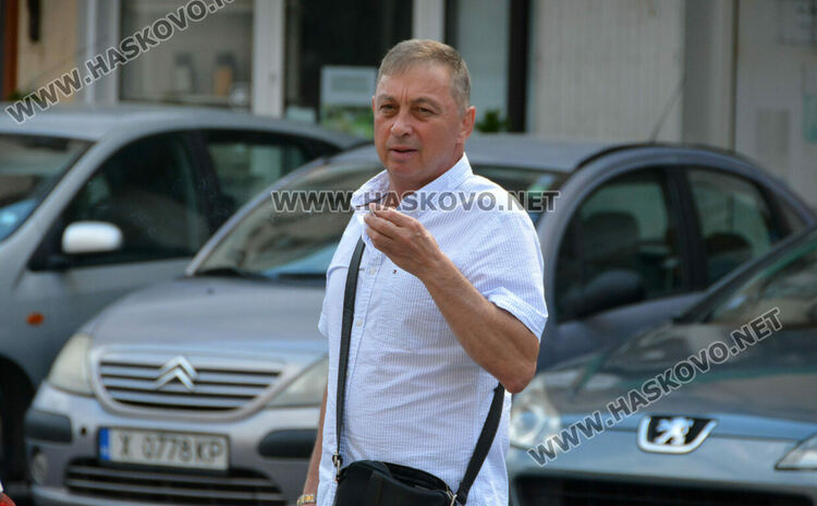 Емил Михайлов 