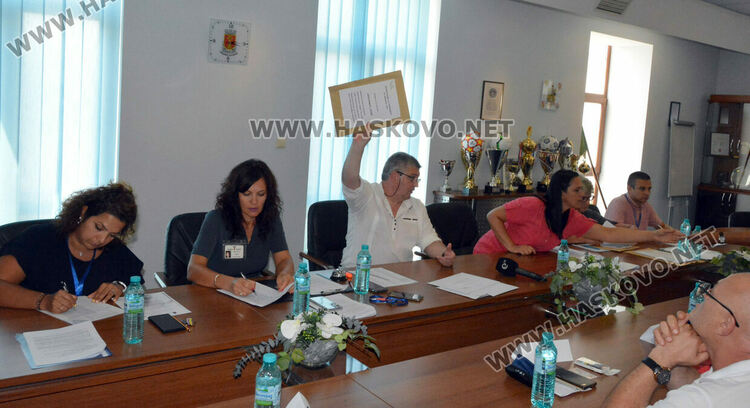 Собственикът на „ЕМ комфорт“ спечели с 4,4 млн.лв търга за паркингите до „21 век“ и пл “Свобода“, но с друга фирма