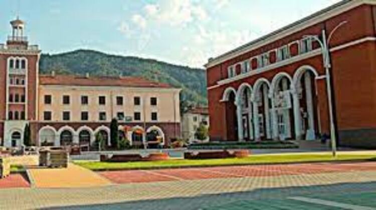 Протест  затваря пътя Рудозем-Елховец