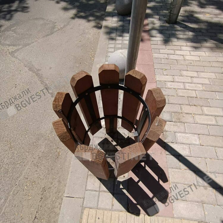 Апаши на метали „обезкостяват” кошчетата за смет в Кърджали