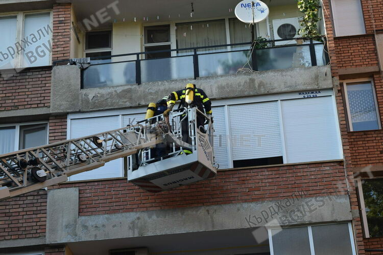 Пожарникари осигуриха достъп до жилище на жена в безпомощно състояние в Кърджали