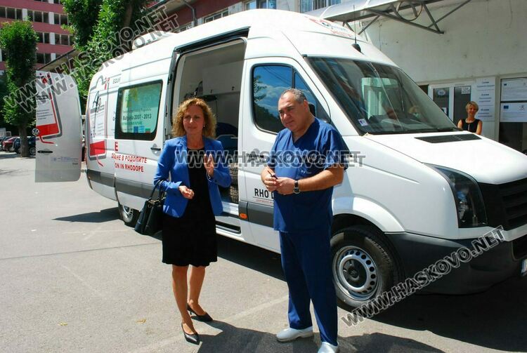 Кметът: Дарената линейка на МБАЛ-Хасково е била използвана преди от БЧК