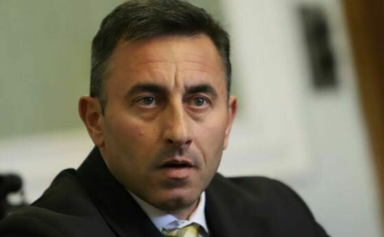 Румен Спецов счита, че е освободен по политически причини