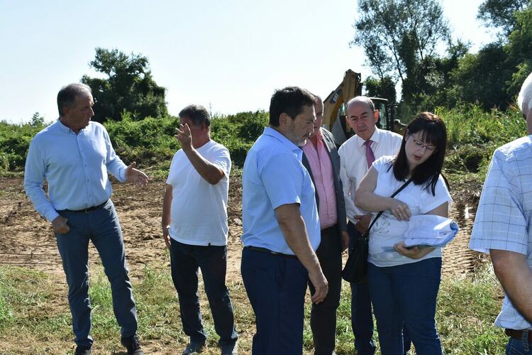 Стартираха строителните дейности по изграждането на нов хоризонтален дренаж и водопровод в село Червен