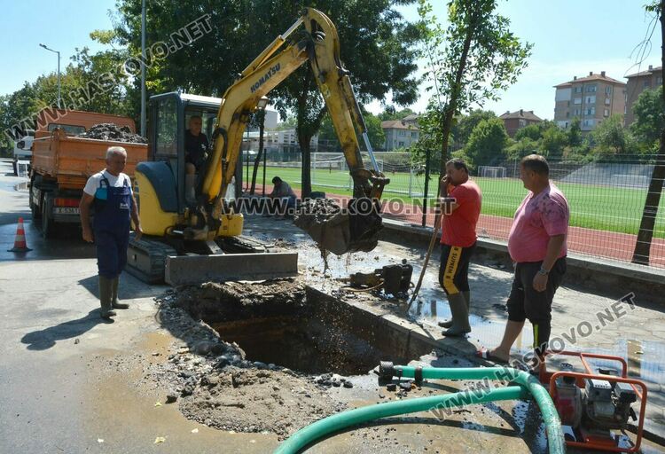 ВиК авария до стадион „Младост“ оставя района без вода