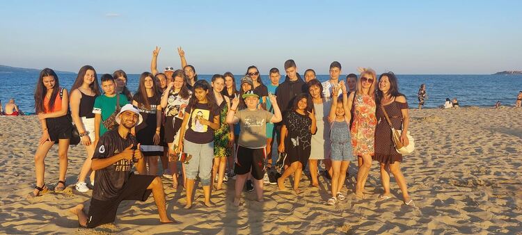 Ученици от ОУ "Юрий Гагарин" се върнаха с тен и положителни емоции от морето