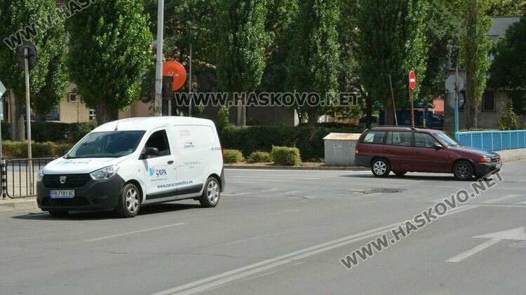 Пловдивска кола не спря на Стоп и удари кърджалийски автомобил до „Лебеда“
