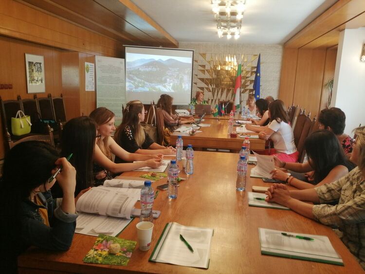 Община Смолян поставя съдове за строителни отпадъци и гуми, ще раздава и компостери