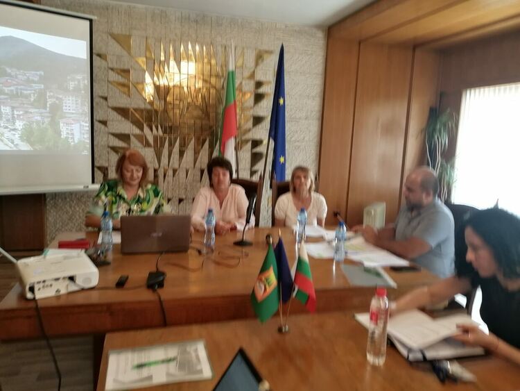 Община Смолян поставя съдове за строителни отпадъци и гуми, ще раздава и компостери