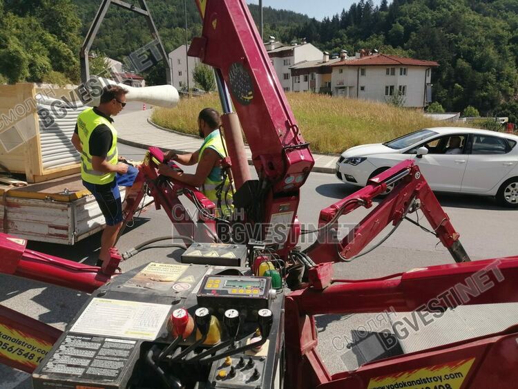 Подменят канализацията на ул. "Евридика" без да я разкопават