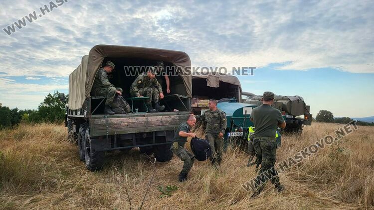 Военна техника на пожара край Брягово