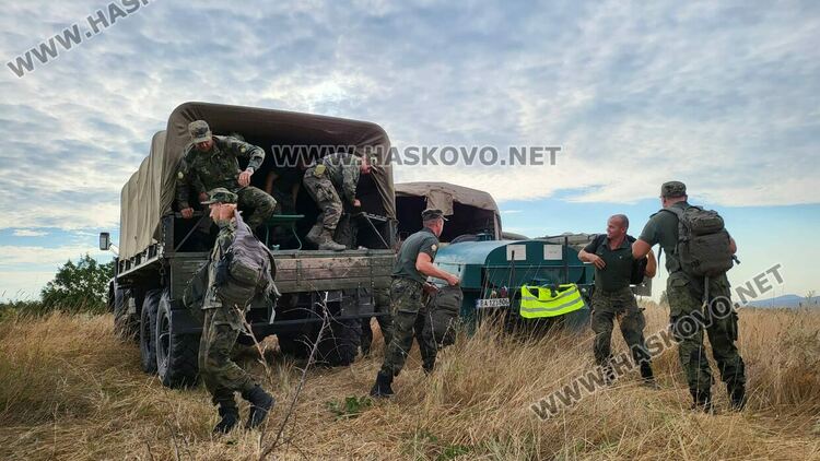 Военна техника на пожара край Брягово