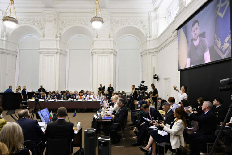 Заленски благодари на донорите за помощта им за Украйна