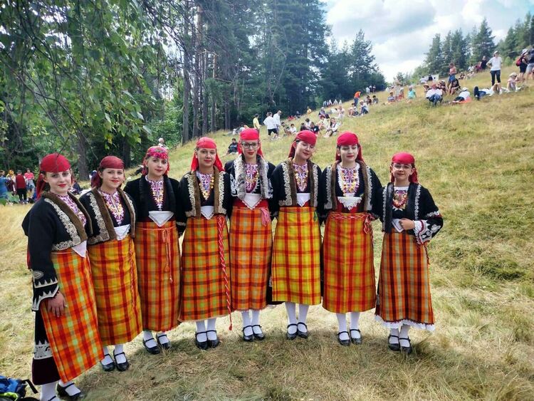 Общо 15 медала за самодейците от Смолянско на Националния събор в Копривщица