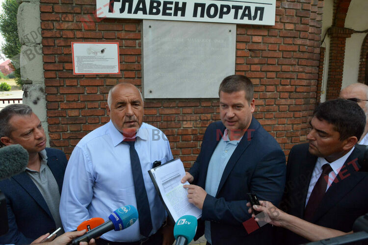 Бойко Борисов в Димитровград: перфектната буря ще дойде догодина. Аз не знам как се управлява държава на дотации