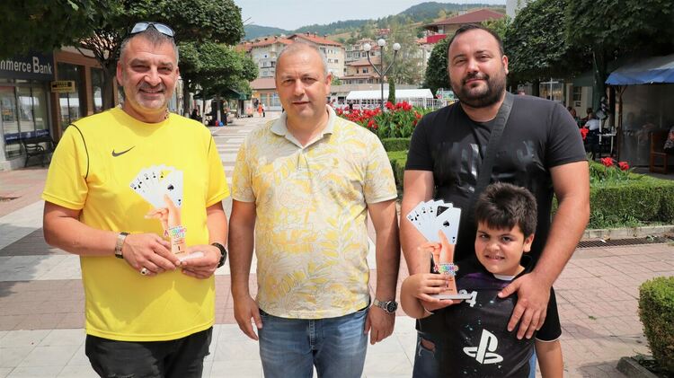 Двойката Текерека и Солак спечелиха белот турнира за празника на Ардино